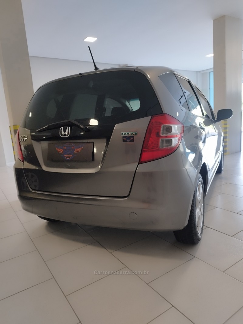 FIT 1.4 LX 8V GASOLINA 4P AUTOMÁTICO - 2009 - GARIBALDI