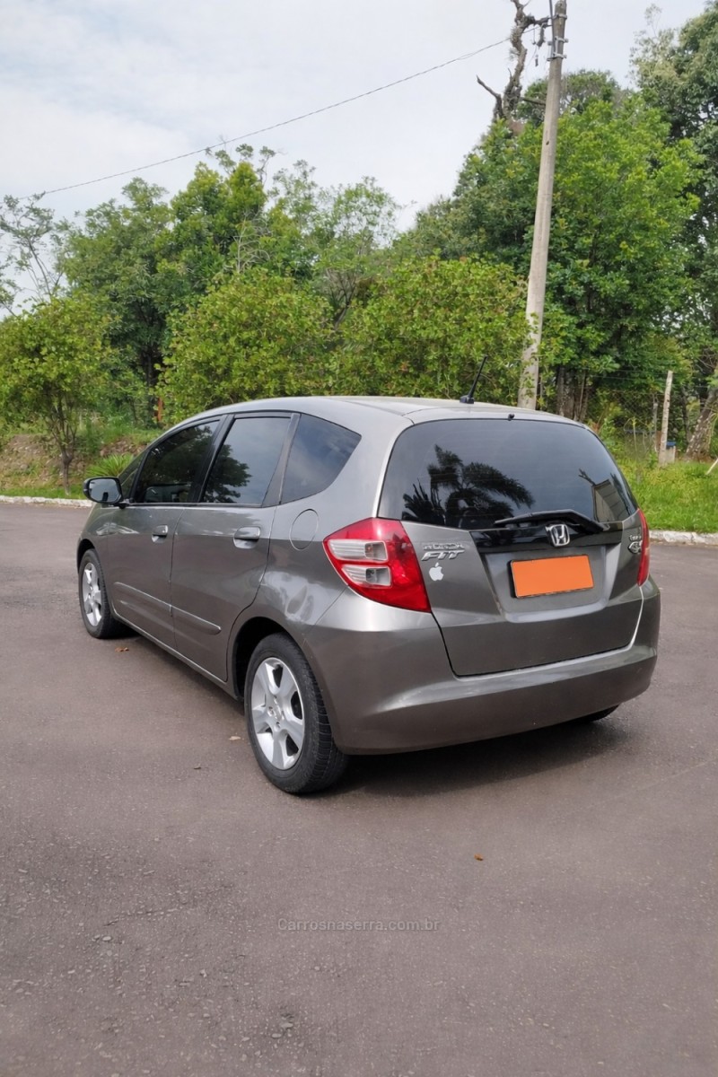 FIT 1.4 LX 8V GASOLINA 4P AUTOMÁTICO - 2009 - GARIBALDI