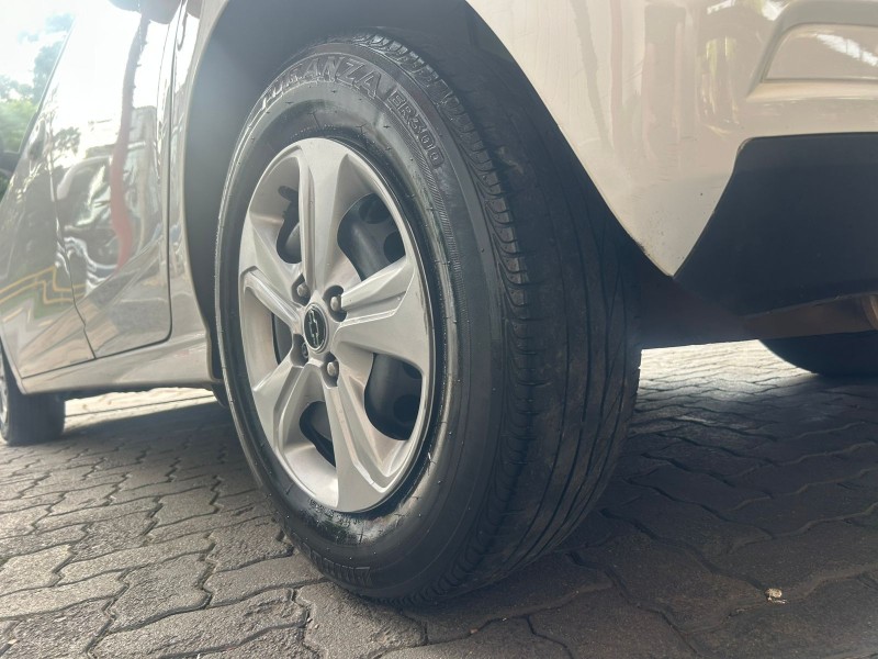 ONIX 1.0 LT PLUS 8V FLEX 4P MANUAL - 2018 - TRêS COROAS