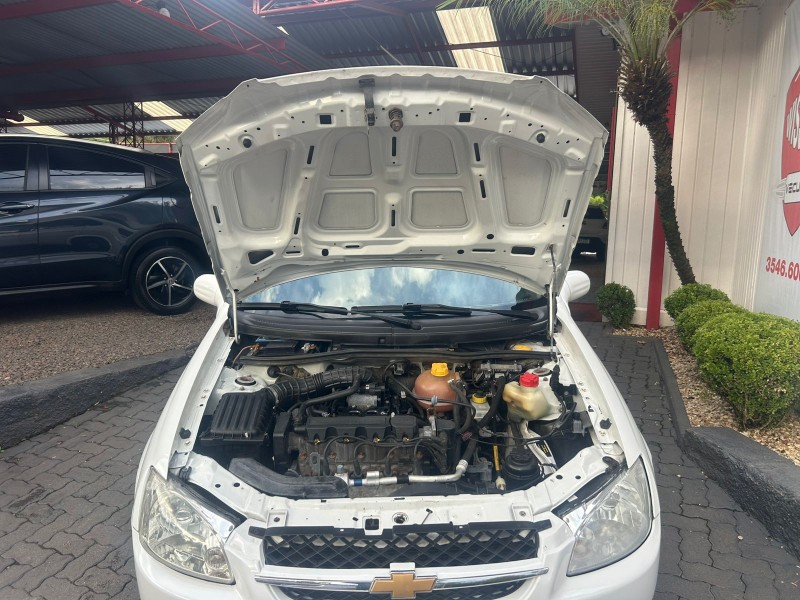 CLASSIC 1.0 MPFI 8V GASOLINA 4P MANUAL - 2012 - TRêS COROAS