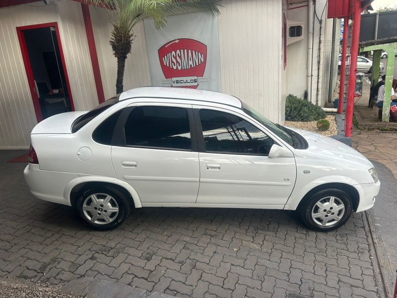 CLASSIC 1.0 MPFI 8V GASOLINA 4P MANUAL - 2012 - TRêS COROAS