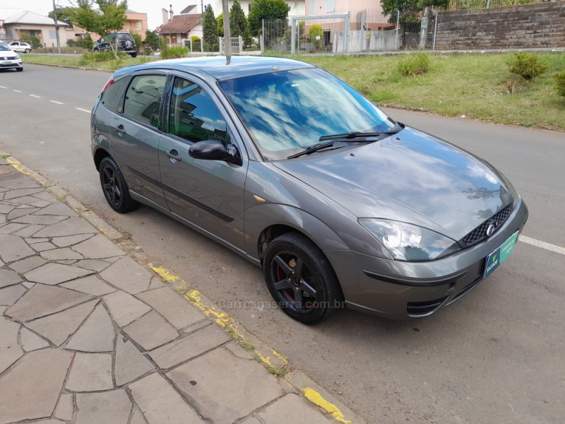 FOCUS 1.6 GL 8V FLEX 4P MANUAL - 2008 - NOVA PRATA