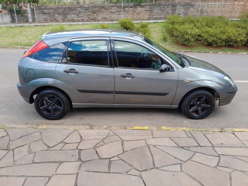 FOCUS 1.6 GL 8V FLEX 4P MANUAL - 2008 - NOVA PRATA