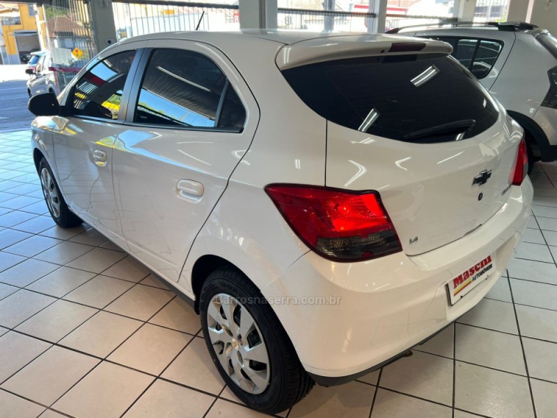 ONIX 1.4 MPFI LT 8V FLEX 4P MANUAL - 2015 - CAXIAS DO SUL