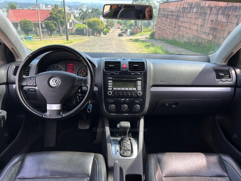 JETTA 2.5 I 20V 170CV GASOLINA 4P TIPTRONIC - 2009 - VENâNCIO AIRES