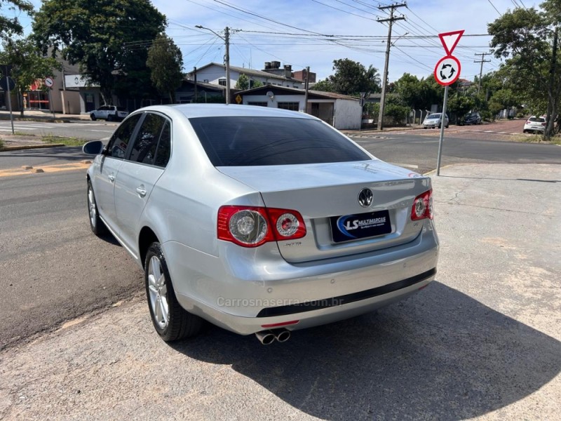 JETTA 2.5 I 20V 170CV GASOLINA 4P TIPTRONIC - 2009 - VENâNCIO AIRES