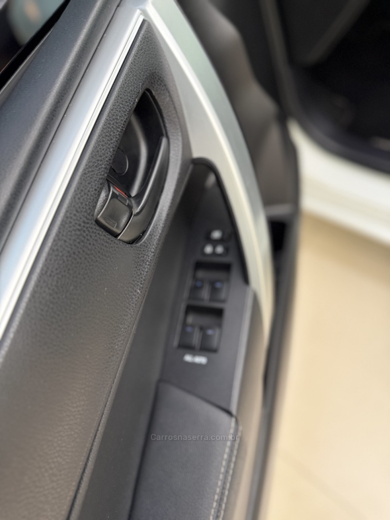 COROLLA 2.0 XEI 16V FLEX 4P AUTOMÁTICO - 2019 - FARROUPILHA