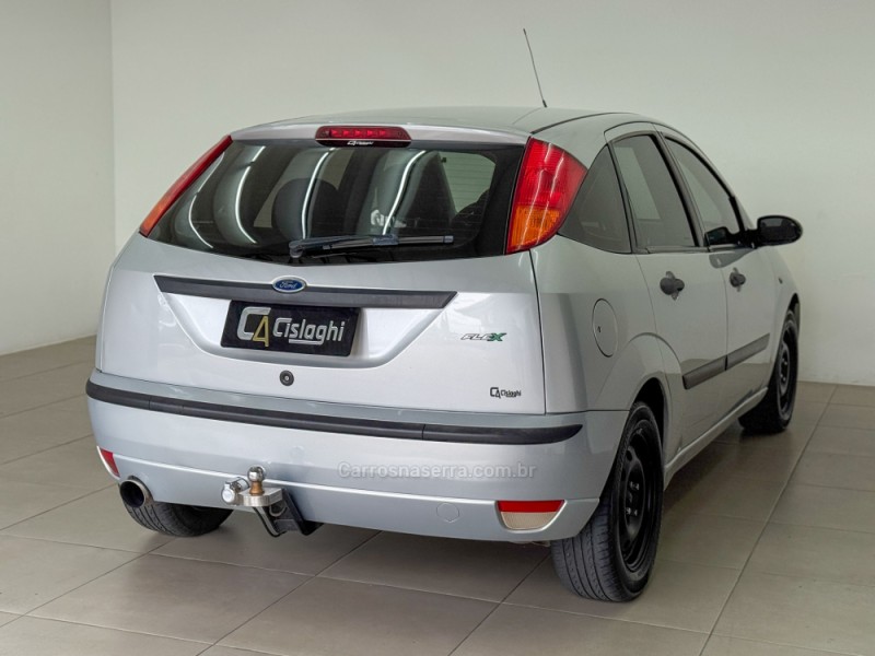 FOCUS 1.6 8V GASOLINA 4P MANUAL - 2009 - CARLOS BARBOSA