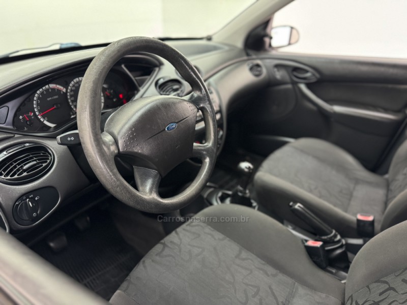 FOCUS 1.6 8V GASOLINA 4P MANUAL - 2009 - CARLOS BARBOSA