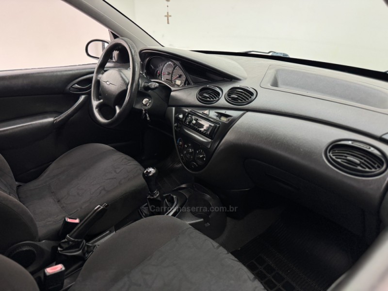 FOCUS 1.6 8V GASOLINA 4P MANUAL - 2009 - CARLOS BARBOSA