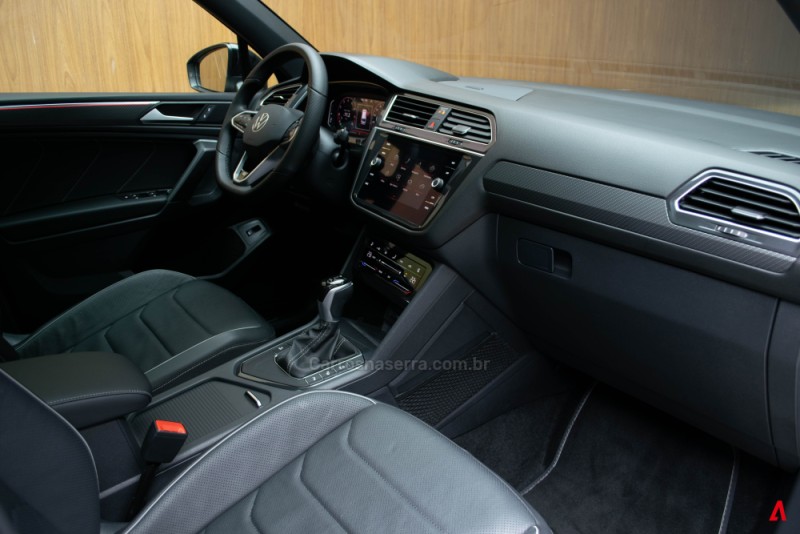TIGUAN 2.0 ALLSPACE R-LINE 300 TSI GASOLINA 4P AUTOMÁTICO - 2024 - GARIBALDI