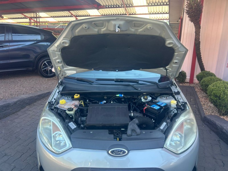 FIESTA 1.6 ROCAM SE SEDAN 8V FLEX 4P MANUAL - 2014 - TRêS COROAS