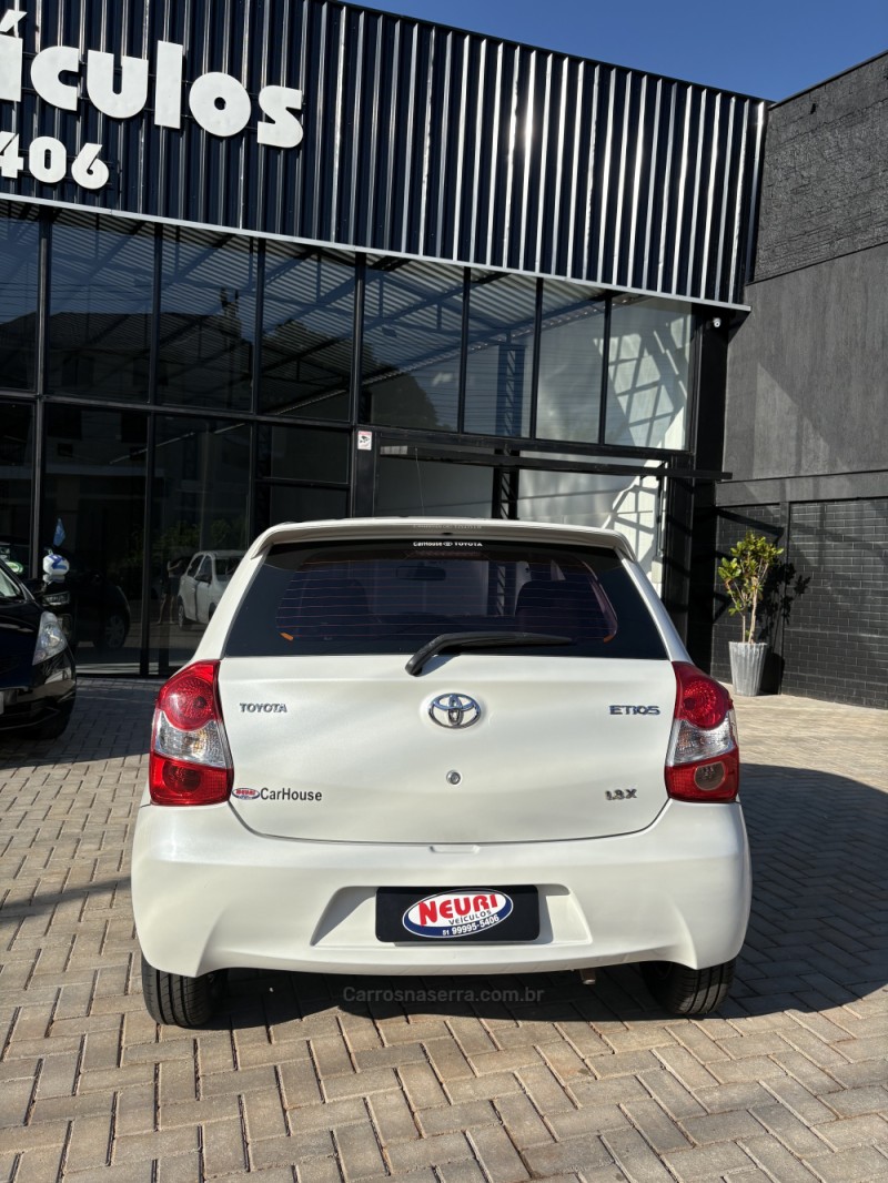 ETIOS 1.3 X 16V FLEX 4P MANUAL - 2016 - LAJEADO