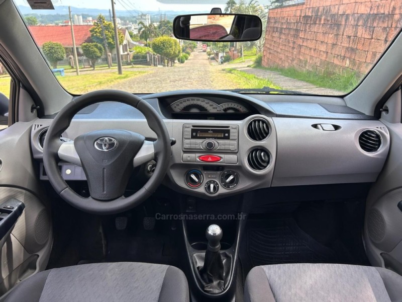 ETIOS 1.5 XLS 16V FLEX 4P MANUAL - 2013 - VENâNCIO AIRES