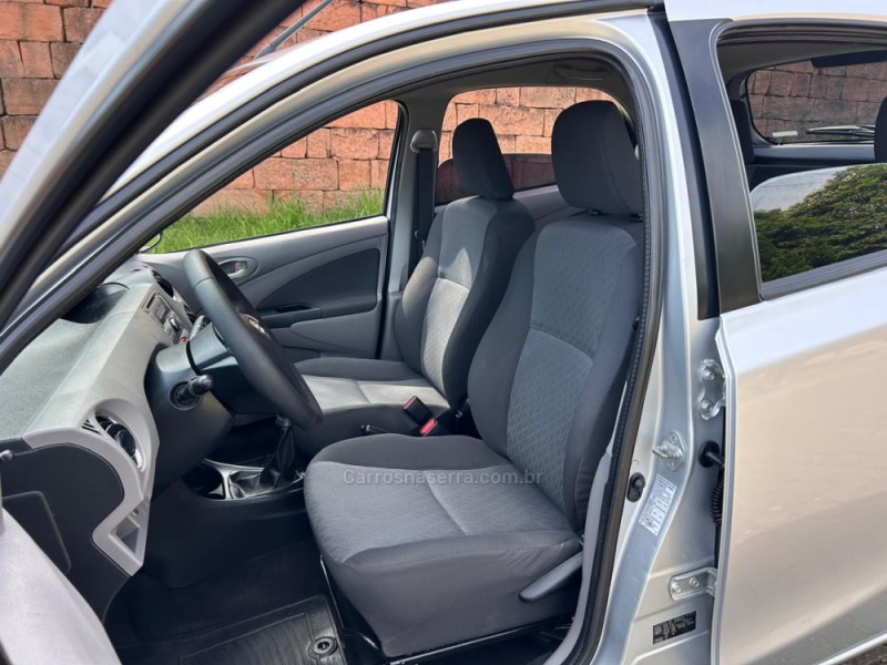 ETIOS 1.5 XLS 16V FLEX 4P MANUAL - 2013 - VENâNCIO AIRES
