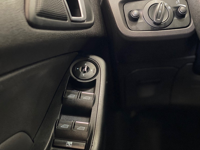 FIESTA 1.6 TITANIUM HATCH 16V FLEX 4P AUTOMÁTICO - 2014 - CAXIAS DO SUL