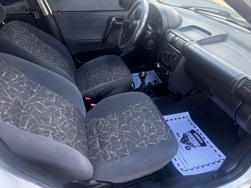 CORSA 1.6 MPFI SUPER 8V GASOLINA 4P MANUAL - 2002 - CAXIAS DO SUL