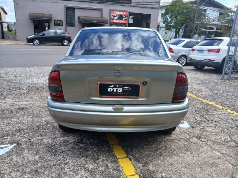 CLASSIC 1.0 MPFI LIFE 8V FLEX 4P MANUAL - 2006 - FARROUPILHA