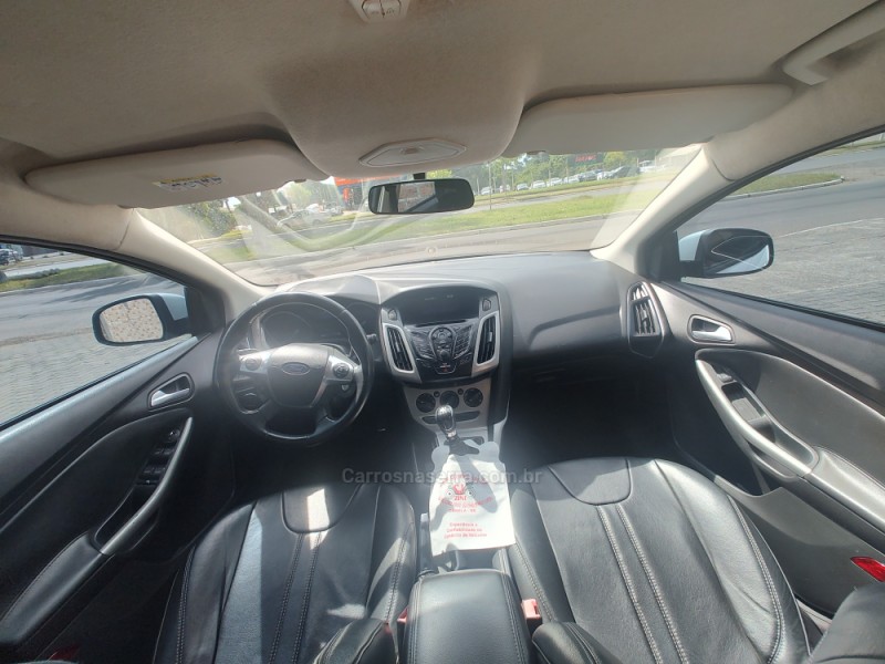 FOCUS 1.6 SE 16V FLEX 4P MANUAL - 2014 - CANELA