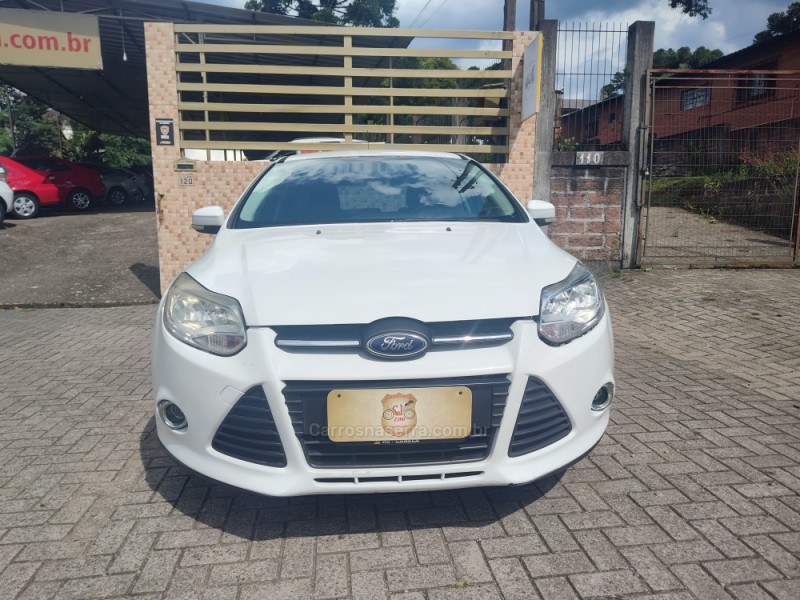 FOCUS 1.6 SE 16V FLEX 4P MANUAL - 2014 - CANELA