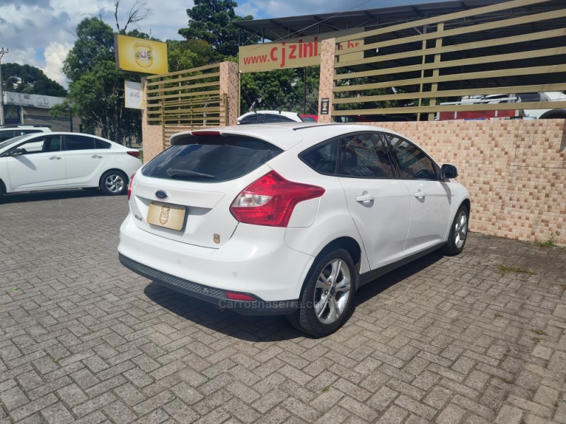 FOCUS 1.6 SE 16V FLEX 4P MANUAL - 2014 - CANELA