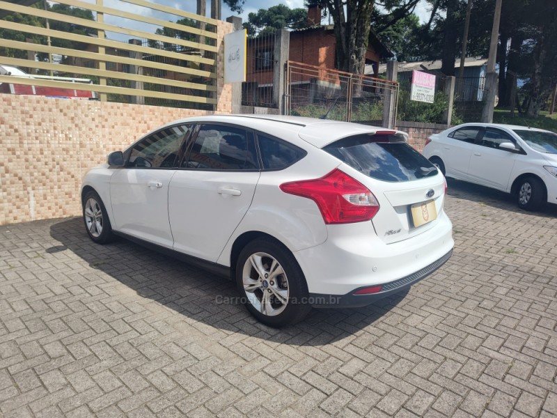 FOCUS 1.6 SE 16V FLEX 4P MANUAL - 2014 - CANELA