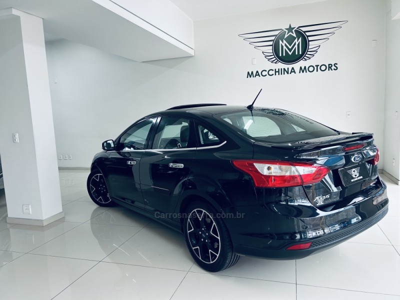FOCUS 2.0 TITANIUM PLUS SEDAN 16V FLEX 4P AUTOMÁTICO - 2014 - CAXIAS DO SUL