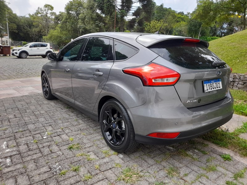 FOCUS 2.0 SE HATCH 16V FLEX 4P AUTO - 2016 - FARROUPILHA