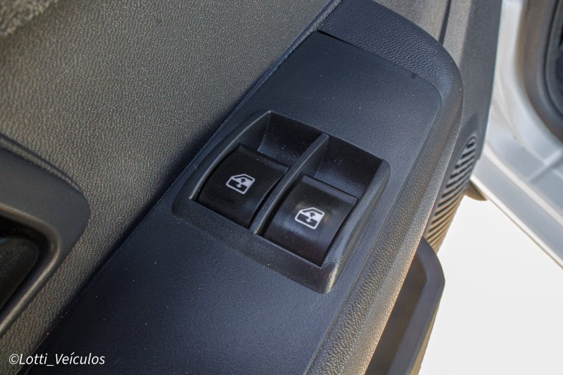 STRADA 1.4 MPI HARD WORKING CS 8V FLEX 2P MANUAL - 2017 - FARROUPILHA