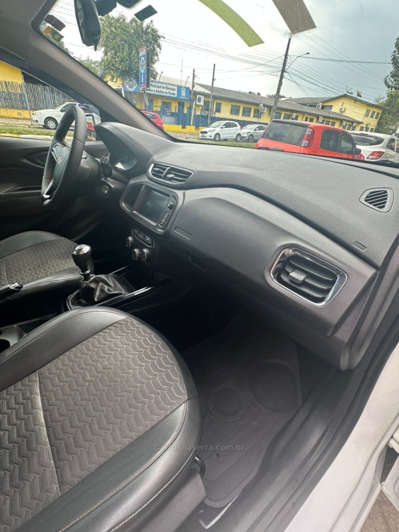 ONIX 1.4 MPFI LTZ 8V FLEX 4P MANUAL - 2017 - PAROBé