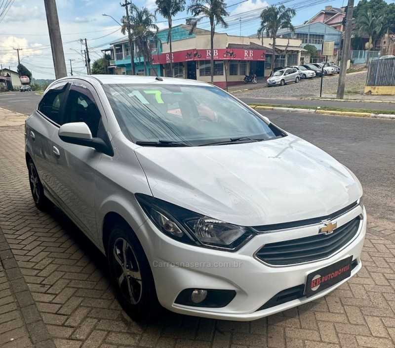 ONIX 1.4 MPFI LTZ 8V FLEX 4P MANUAL - 2017 - PAROBé