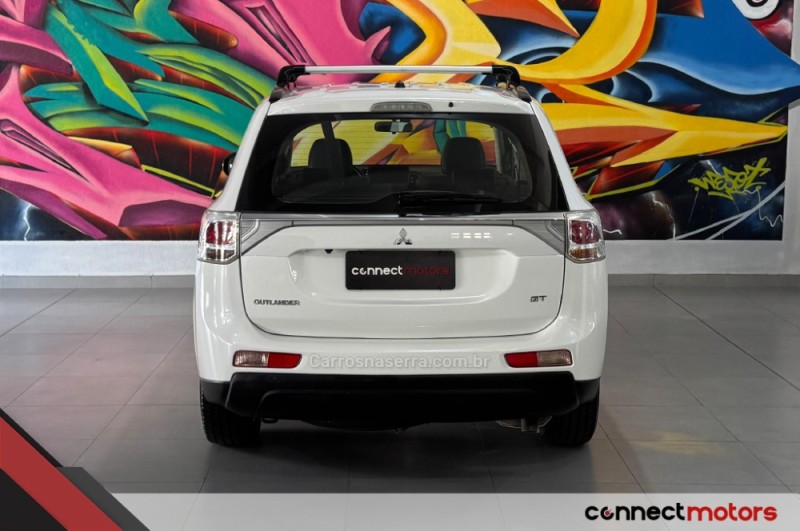 OUTLANDER 3.0 GT 4X4 V6 24V GASOLINA 4P AUTOMÁTICO - 2014 - BENTO GONçALVES