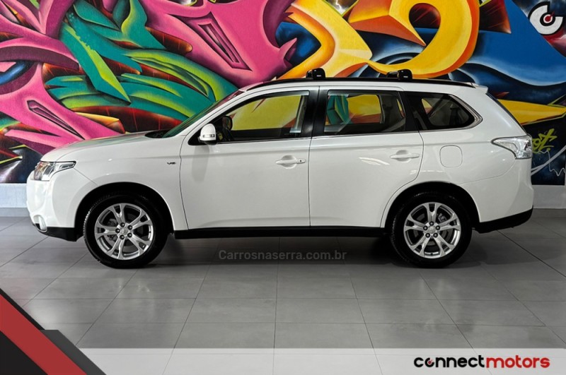 OUTLANDER 3.0 GT 4X4 V6 24V GASOLINA 4P AUTOMÁTICO - 2014 - BENTO GONçALVES