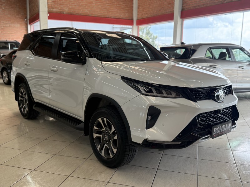 HILUX SW4 2.8 SRX 4X4 DIAMOND 16V TURBO DIESEL 4P 7 LUGARES AUTOMÁTICO - 2024 - FARROUPILHA