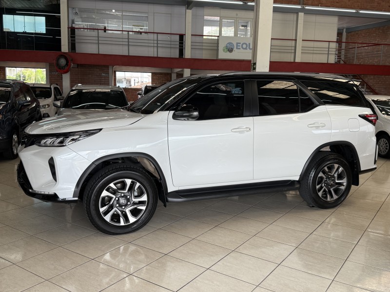 HILUX SW4 2.8 SRX 4X4 DIAMOND 16V TURBO DIESEL 4P 7 LUGARES AUTOMÁTICO - 2024 - FARROUPILHA