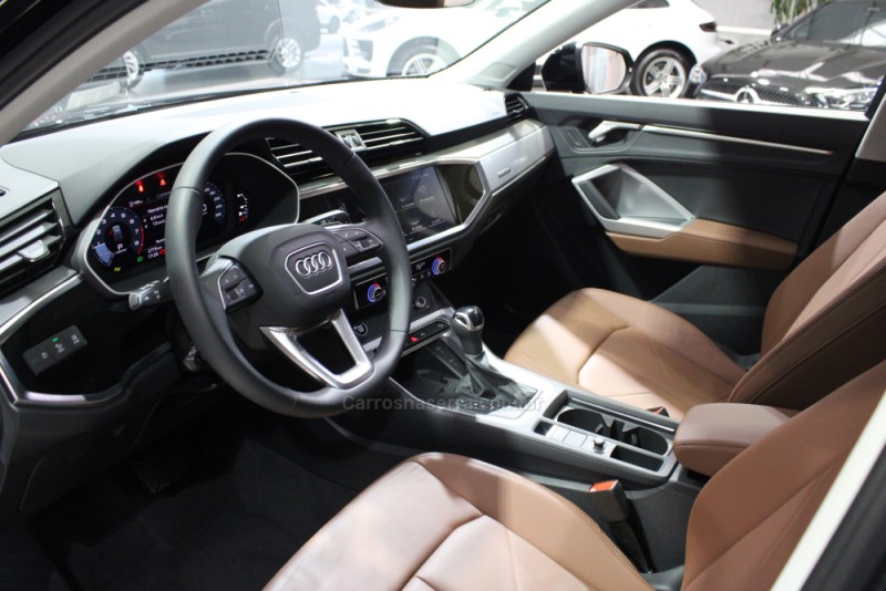 Q3 2.0 TFSI PERFORMANCE SPORTBACK TURBO GASOLINA 4P AUTOMÁTICO - 2025 - CAXIAS DO SUL