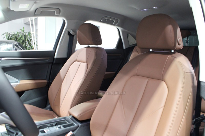 Q3 2.0 TFSI PERFORMANCE SPORTBACK TURBO GASOLINA 4P AUTOMÁTICO - 2025 - CAXIAS DO SUL