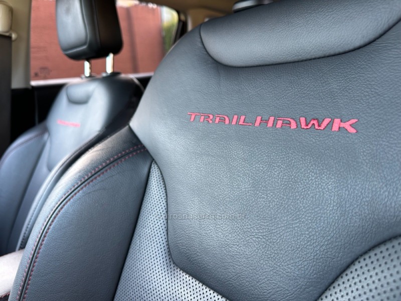 COMPASS 2.0 16V DIESEL TRAILHAWK 4X4 AUTOMÁTICO - 2018 - SãO LEOPOLDO