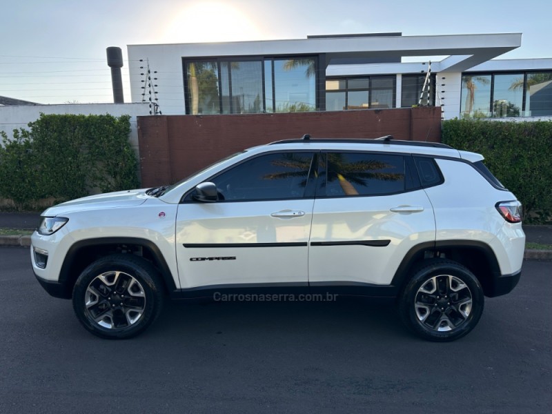COMPASS 2.0 16V DIESEL TRAILHAWK 4X4 AUTOMÁTICO - 2018 - SãO LEOPOLDO