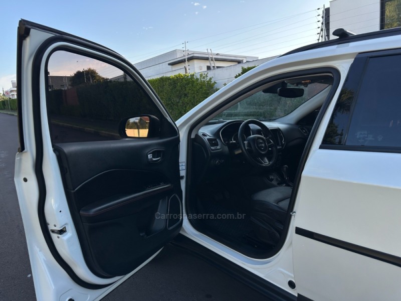 COMPASS 2.0 16V DIESEL TRAILHAWK 4X4 AUTOMÁTICO - 2018 - SãO LEOPOLDO