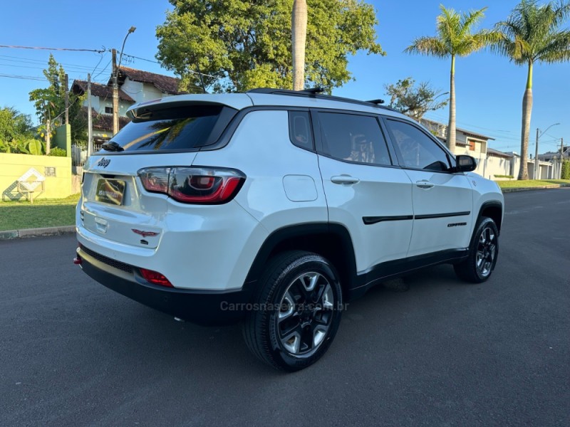 COMPASS 2.0 16V DIESEL TRAILHAWK 4X4 AUTOMÁTICO - 2018 - SãO LEOPOLDO