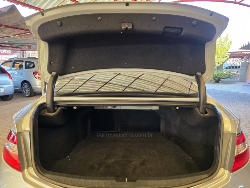 AZERA 3.0 MPFI GLS V6 24V GASOLINA 4P AUTOMÁTICO - 2016 - SAPIRANGA