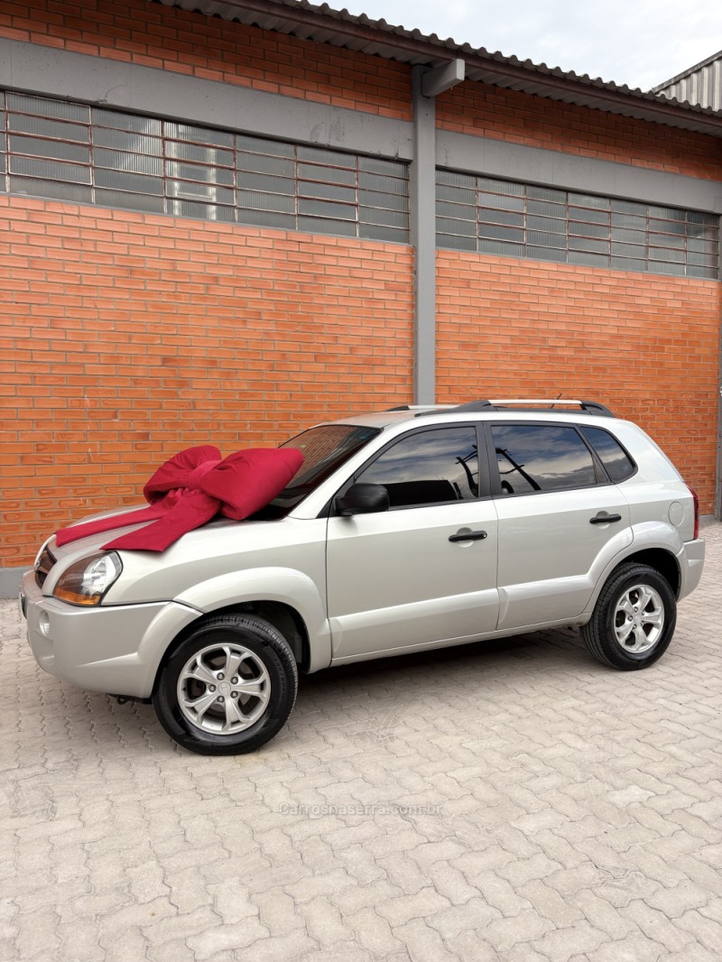 tucson 2.0 mpfi gl 16v 142cv 2wd gasolina 4p manual 2011 caxias do sul