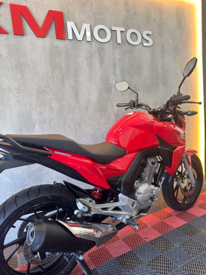 CB 250F TWISTER  - 2016 - PORTãO