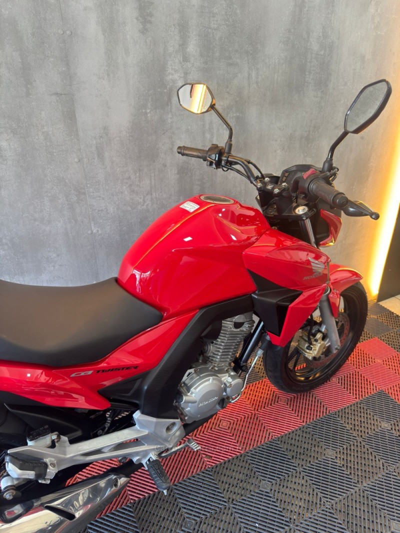 CB 250F TWISTER  - 2016 - PORTãO