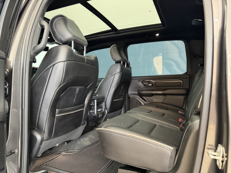 1500 5.7 V8 LIMITED NIGTH EDITION CD 4X4 GASOLINA 4P AUTOMÁTICO - 2024 - CAXIAS DO SUL