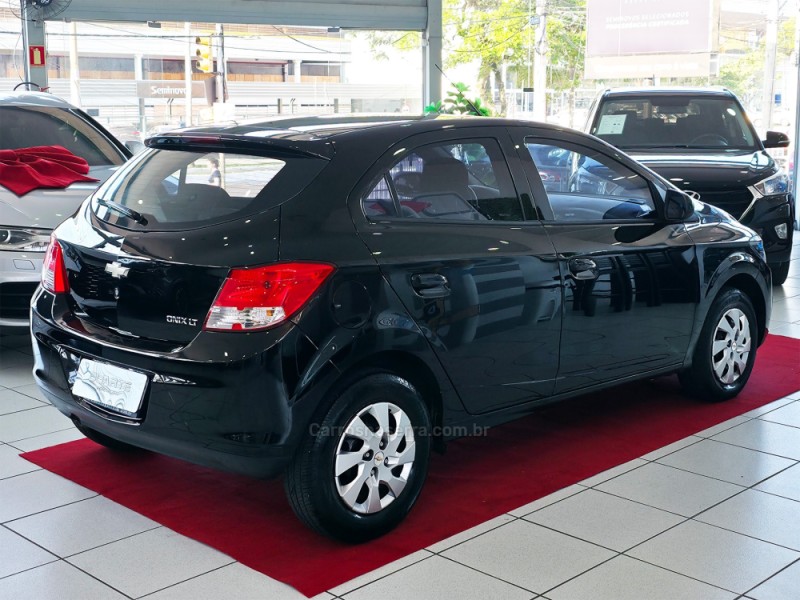 ONIX 1.0 MPFI LT 8V FLEX 4P MANUAL - 2014 - PORTO ALEGRE