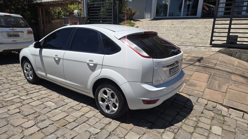 FOCUS 2.0 TITANIUM HATCH 16V FLEX 4P MANUAL - 2013 - BENTO GONçALVES