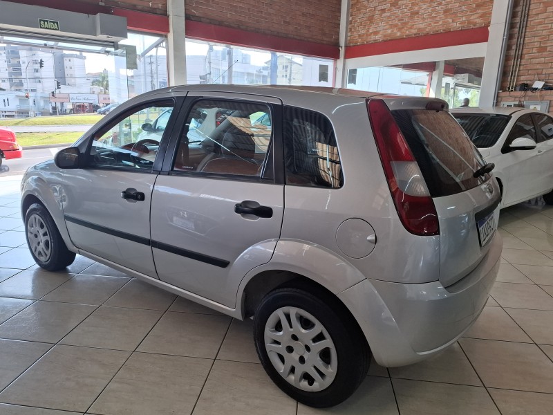 FIESTA 1.0 MPI PERSONNALITÉ 8V FLEX 4P MANUAL - 2003 - FARROUPILHA