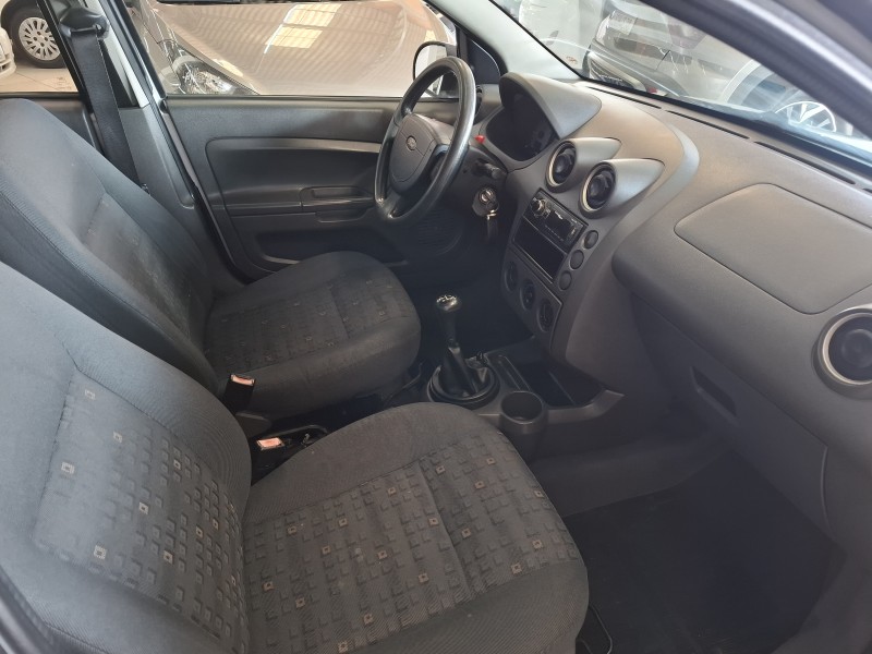 FIESTA 1.0 MPI PERSONNALITÉ 8V FLEX 4P MANUAL - 2003 - FARROUPILHA